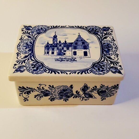 Delft Other - DELFT BLUE Lidded Storage Trinket Box Markiezenhof HandPainted Holland Delftware